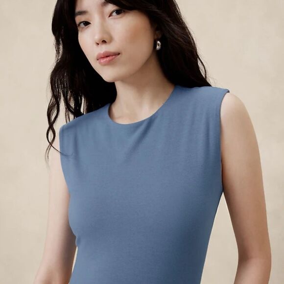 NWT Banana Republic Women's Black Blouse - Picture 3 of 5